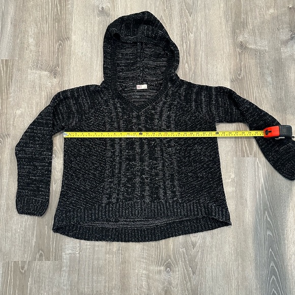 Black Hooded SO Sweater Size XL - Picture 5 of 7